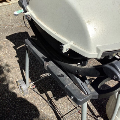 182 Webber BBQ with Full Propane Tank, Stand, and Cover