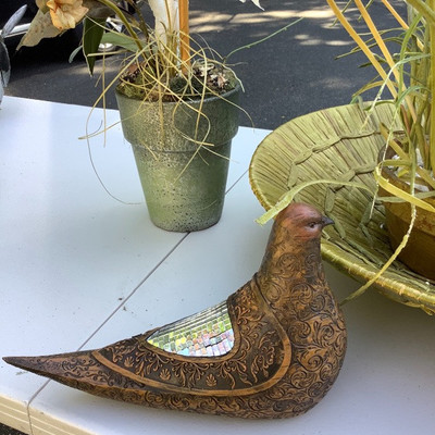 186 Artificial Floral Pots and Ceramic Birds