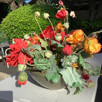 190 Artificial Flower Baskets with Bunny Statue