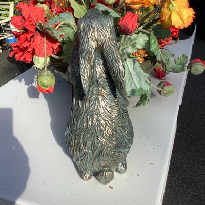 190 Artificial Flower Baskets with Bunny Statue