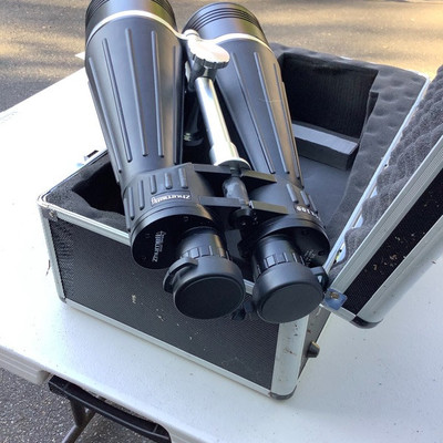 194 Binoculars 25 x 100 In Hard Case