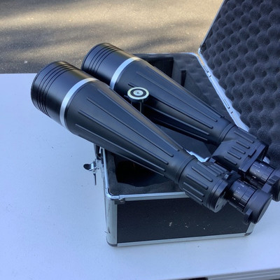 194 Binoculars 25 x 100 In Hard Case
