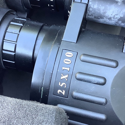 194 Binoculars 25 x 100 In Hard Case