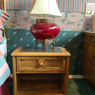 253 Night Stand and Lamp