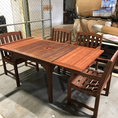 Lot 8 - Extendable Outdoor Picnic Table