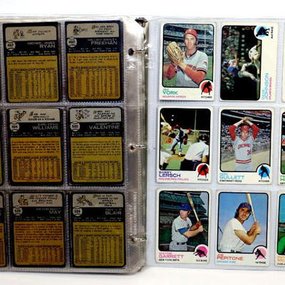 1973 TOPPS BASEBALL CARDS COLLECTION - 144 Cards in Album