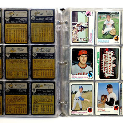 1973 TOPPS BASEBALL CARDS COLLECTION - 144 Cards in Album