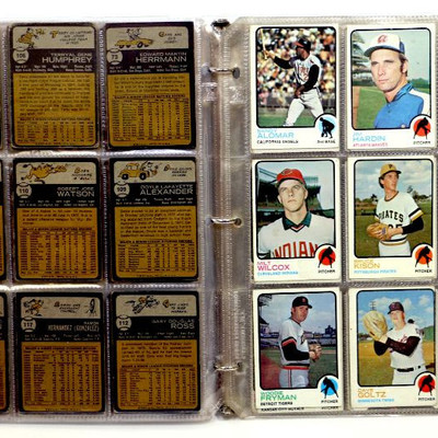 1973 TOPPS BASEBALL CARDS COLLECTION - 144 Cards in Album