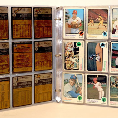 1973 TOPPS BASEBALL CARDS COLLECTION - 144 Cards in Album