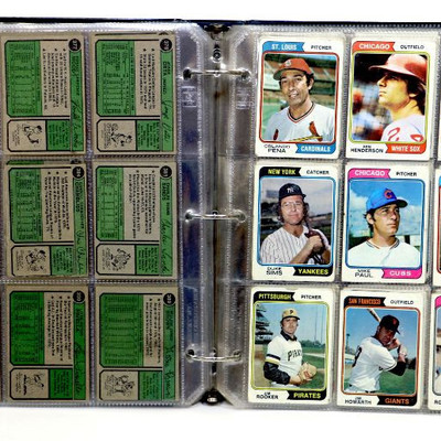 1974 TOPPS BASEBALL CARDS COLLECTION -288 Cards in Album