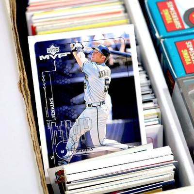 BOX LOT - BASEBALL Basketball Football Hockey 1000+ Cards & Sports Collectibles