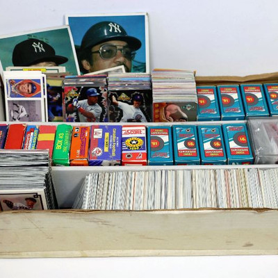 BOX LOT - BASEBALL Basketball Football Hockey 1000+ Cards & Sports Collectibles