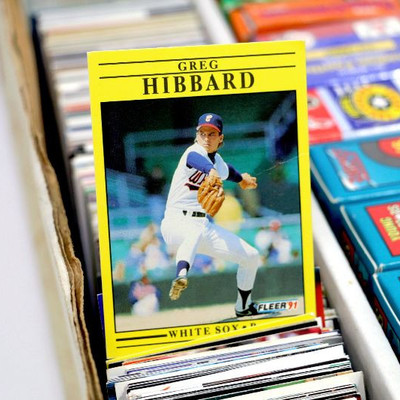 BOX LOT - BASEBALL Basketball Football Hockey 1000+ Cards & Sports Collectibles