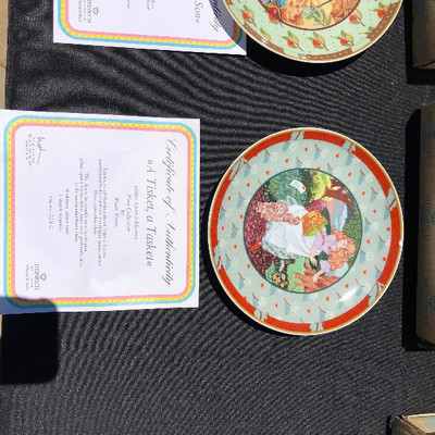 Lot 25 - Villeroy-Bosch Fairy Tale Series Collector Plates & 1989' Presidential Inauguration Plate