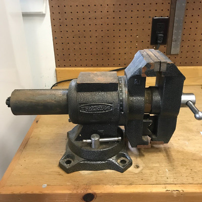 Lot 14 - WorkForce 5 Bench Vise and Other Vise