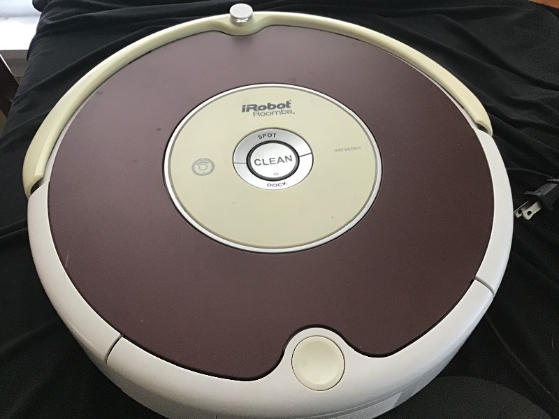 I Robot Roomba Floor Vacuum | EstateSales.org