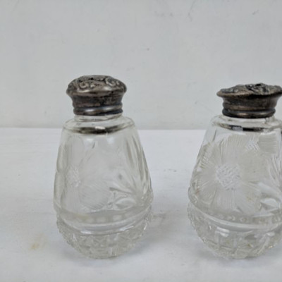 Vintage Glass Salt & Pepper Shaker W/ Etched Flower