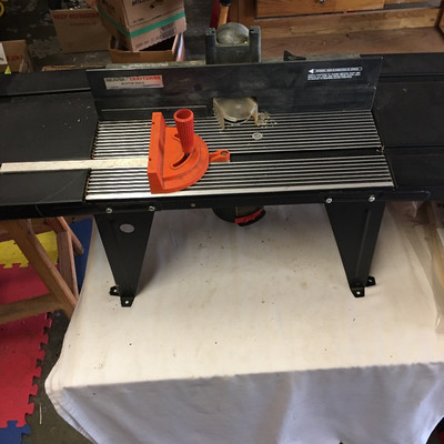 Lot 63 - Router and Router Table Craftsman
