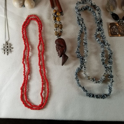 Costume Jewelry - Necklaces 