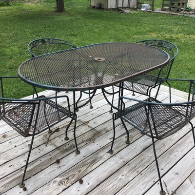 SOLID METAL OUTDOOR TABLE WITH 4 CHAIRS