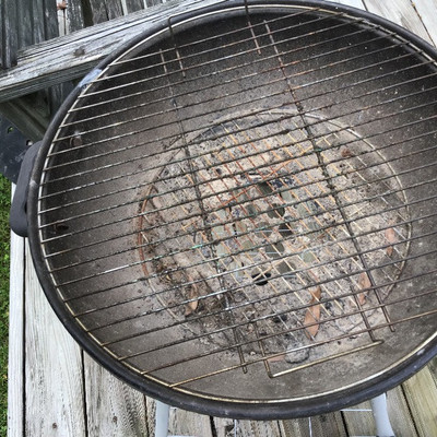 BBQ PRO CHARCOAL GRILL