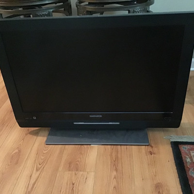 MAGNAVOX 31 INCH TELEVISION