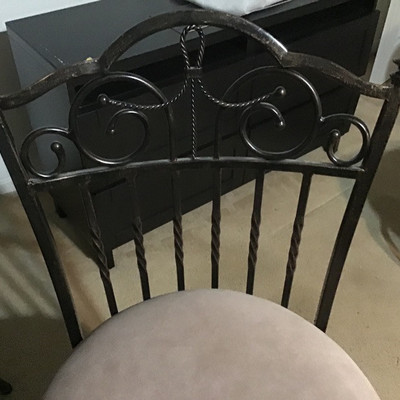 FIVE 28 INCH SWIVEL ROD IRON BAR STOOLS