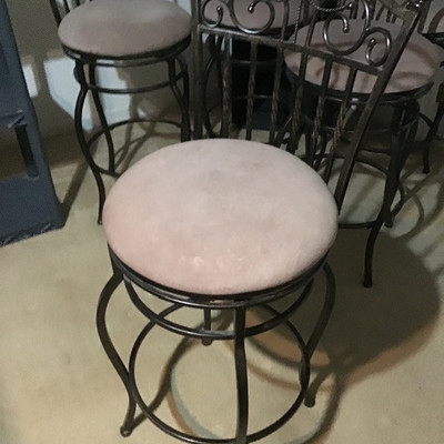 FIVE 28 INCH SWIVEL ROD IRON BAR STOOLS