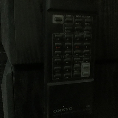 ONKYO- QUARTZ TUNER/WITH REMOTE  AND TWO SPEAKERS