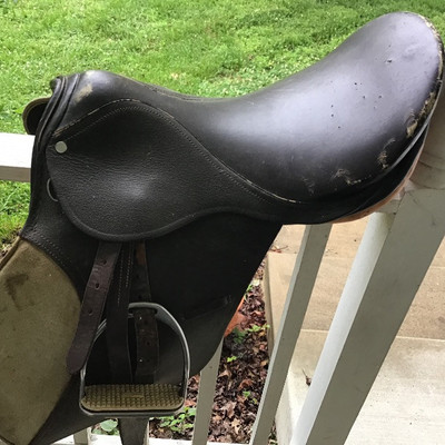LEATHER SADDLE