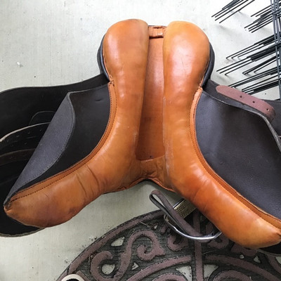 LEATHER SADDLE