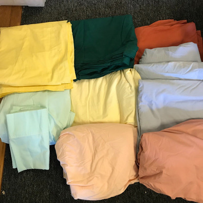 Lot 117 - King Sheets and Pillow Cases