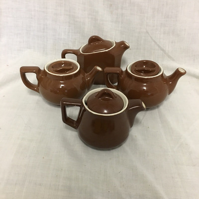 Lot 122 - Hall Pottery and More