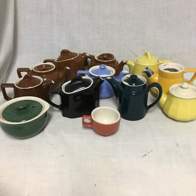 Lot 122 - Hall Pottery and More