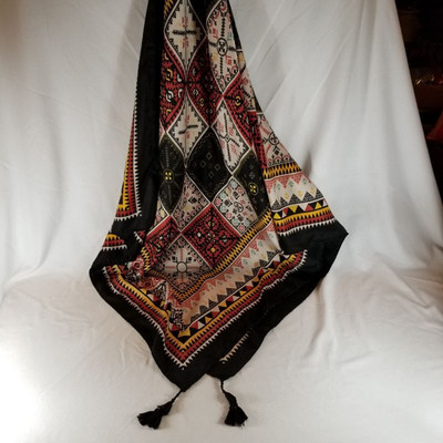 Large Shawl or Table Topper