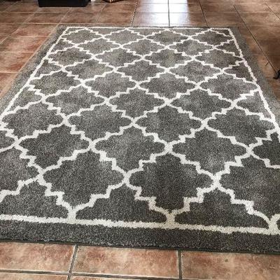 5' x 7' area rug.