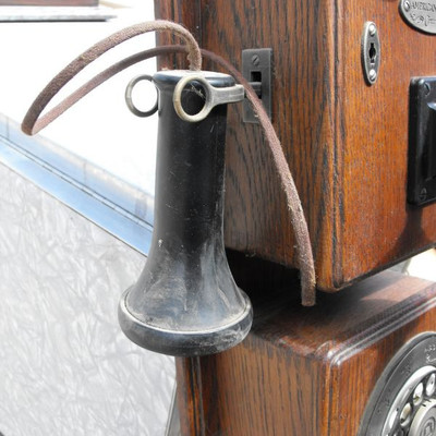 LOT 5  Vintage and Antique Style Phones