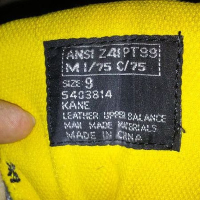 Steel toe work shoes - size 9
