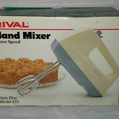 Hand mixer