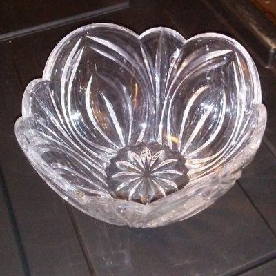 Glass/crystal bowl