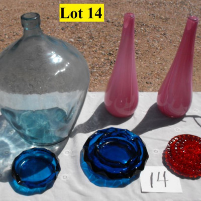 LOT 14  Home DÃ©cor and Collectibles
