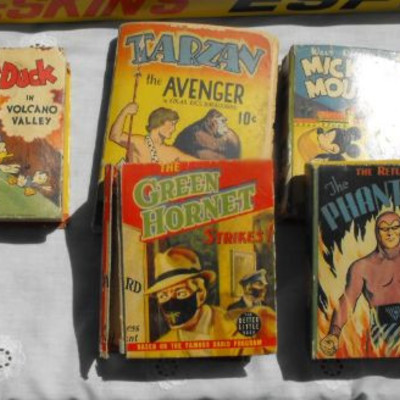 LOT 25  Vintage Games, Books and Toys