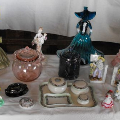 LOT 57  Collectible Figurines
