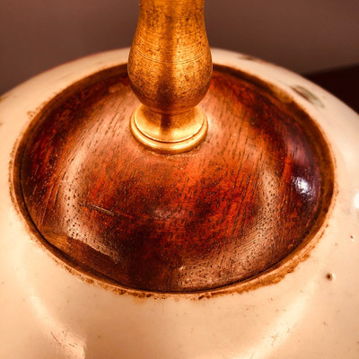 Charming Charming urn as Lamp