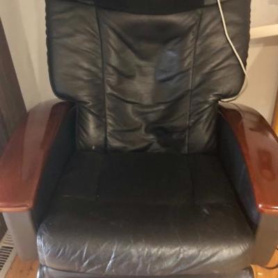 This is a working Brookstone massage chair, includes calf massage.