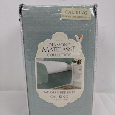 Diamond Matelasse Collection Tailored Bedskirt Cal King, Mint - New