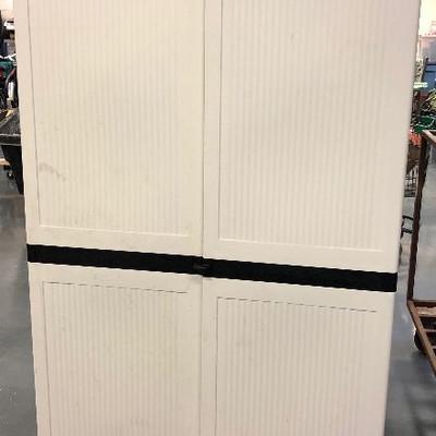 Lot 105 Plastic cabinet with 1 shelf