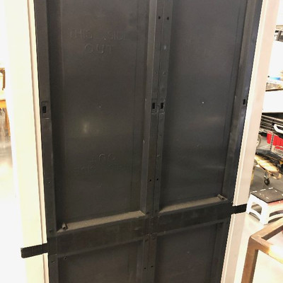 Lot 106 Plastic cabinet with 3 shelf