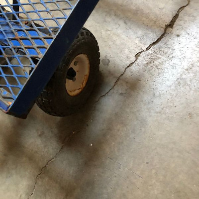 Lot 144 Blue Garden cart with pneumatic Tires