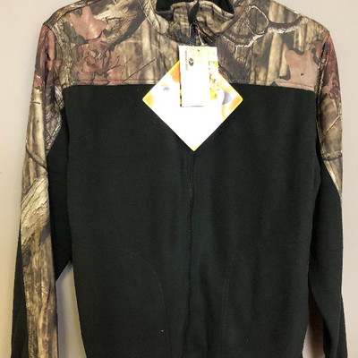 Lot 149 Yukon Gear Mossy Oak Size Men's Medium Jackets